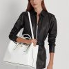 Bílé dámské velké kožené brašny Marcy s reliéfem Ralph Lauren Bílé dámské velké kožené brašny Marcy s reliéfem Ralph Lauren