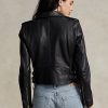 Černé dámské Ralph Lauren Tato luxusní iterace moto značky Polo, vyrobená z hladké ovčí kůže, přináší atmosféru centra města a svobodomyslný styl. Bundy