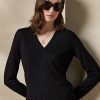 Černé dámské svetry Ralph Lauren Vlna s dlouhým rukávem a výstřihem do V Černé dámské svetry Ralph Lauren Vlna s dlouhým rukávem a výstřihem do V