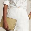 Písečná dámská kabelka Ralph Lauren s reliéfní koženou obálkou Písečná dámská kabelka Ralph Lauren s reliéfní koženou obálkou